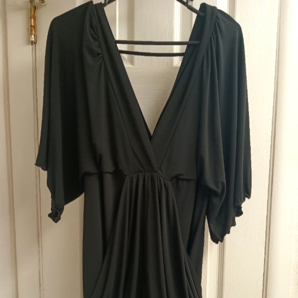 Beautiful short sleeved black v-neck blouse